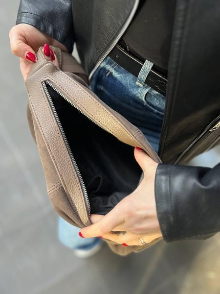 Сумка кросс-боди женская замшевая средняя темно-бежевая ARTiS Bags 1820 207-4222 1820 207-4222 фото