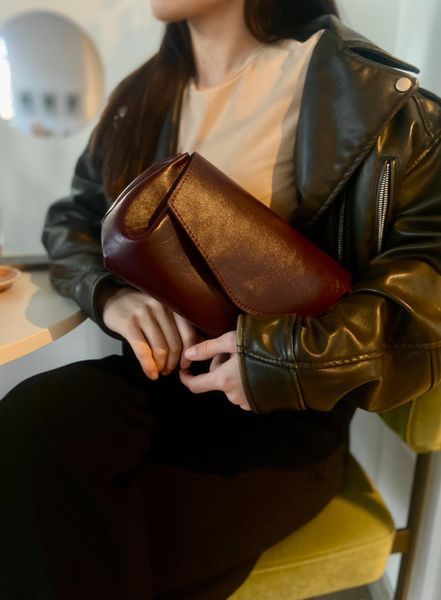 Сумка багет каркасна широкий ремінь шкіряна середня бордова ARTiS Bags 1757 4925 1757 4925 фото